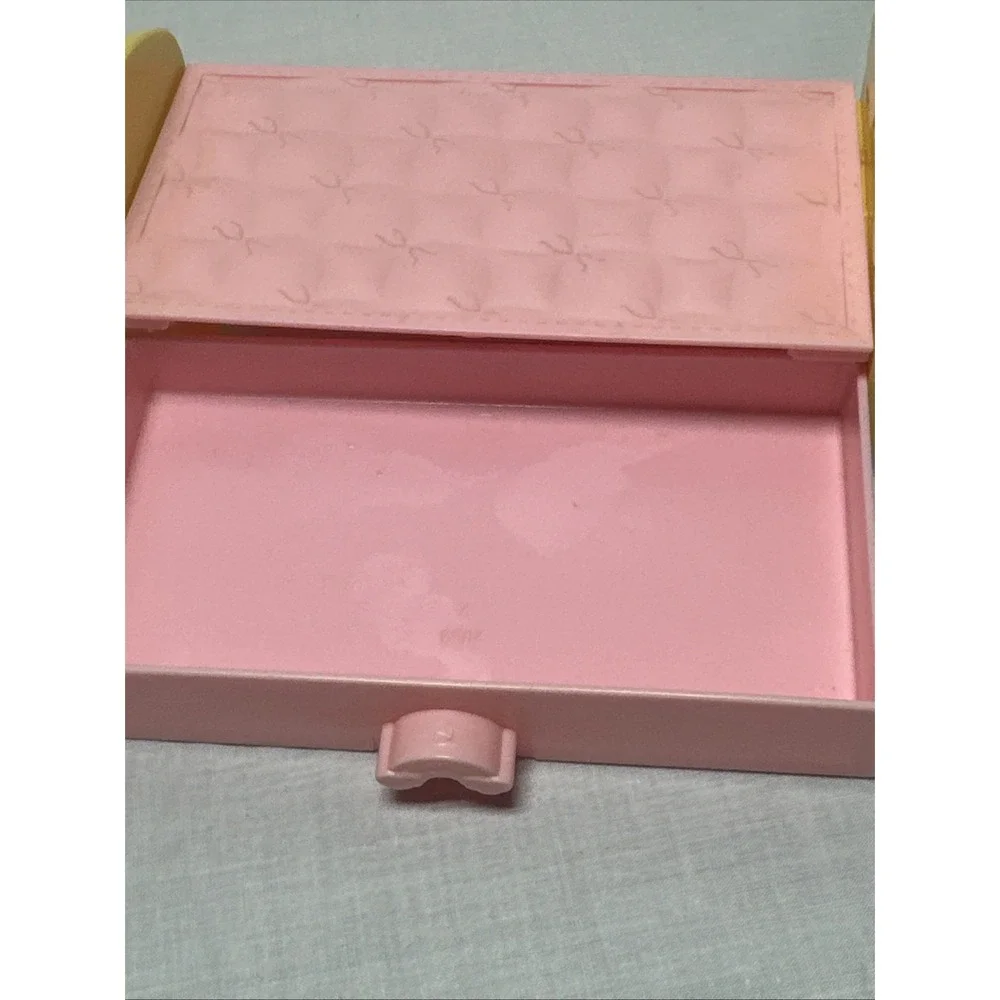 Barbie Doll Sister Kelly Chickenpox Love 'N Care Replacement Pink Bed w/drawer